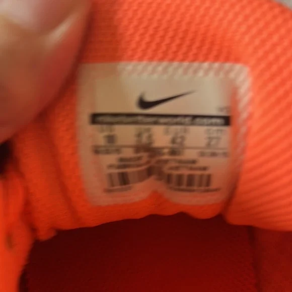 Women’s Nike Running Shoes - Picture 3 of 5